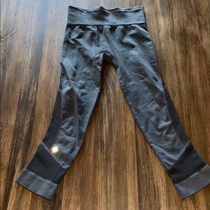 NUX 7/8 length leggings